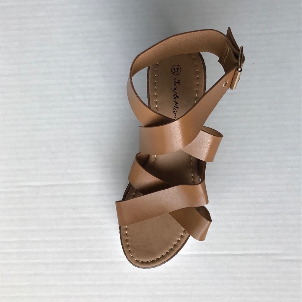 New* Joy and Mario Wedge Strappy Beige heal